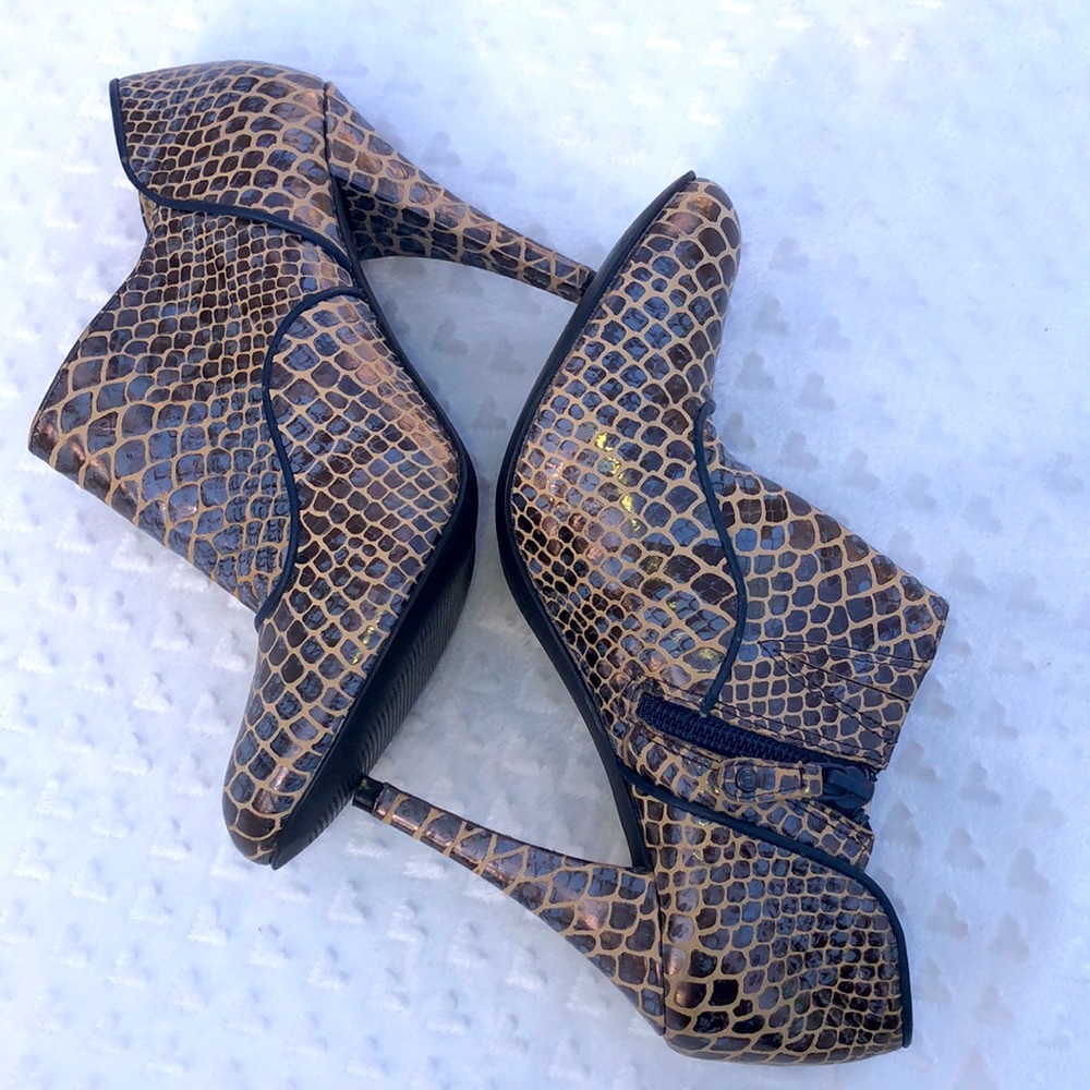ROCKPORT By ADIDAS Leather Snakeskin Print Booties Heels Shoes Size 6 - Picture 5 of 17